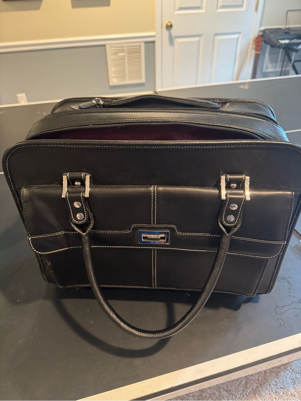 Samsonite  Black Leather Roller Briefcase Tote